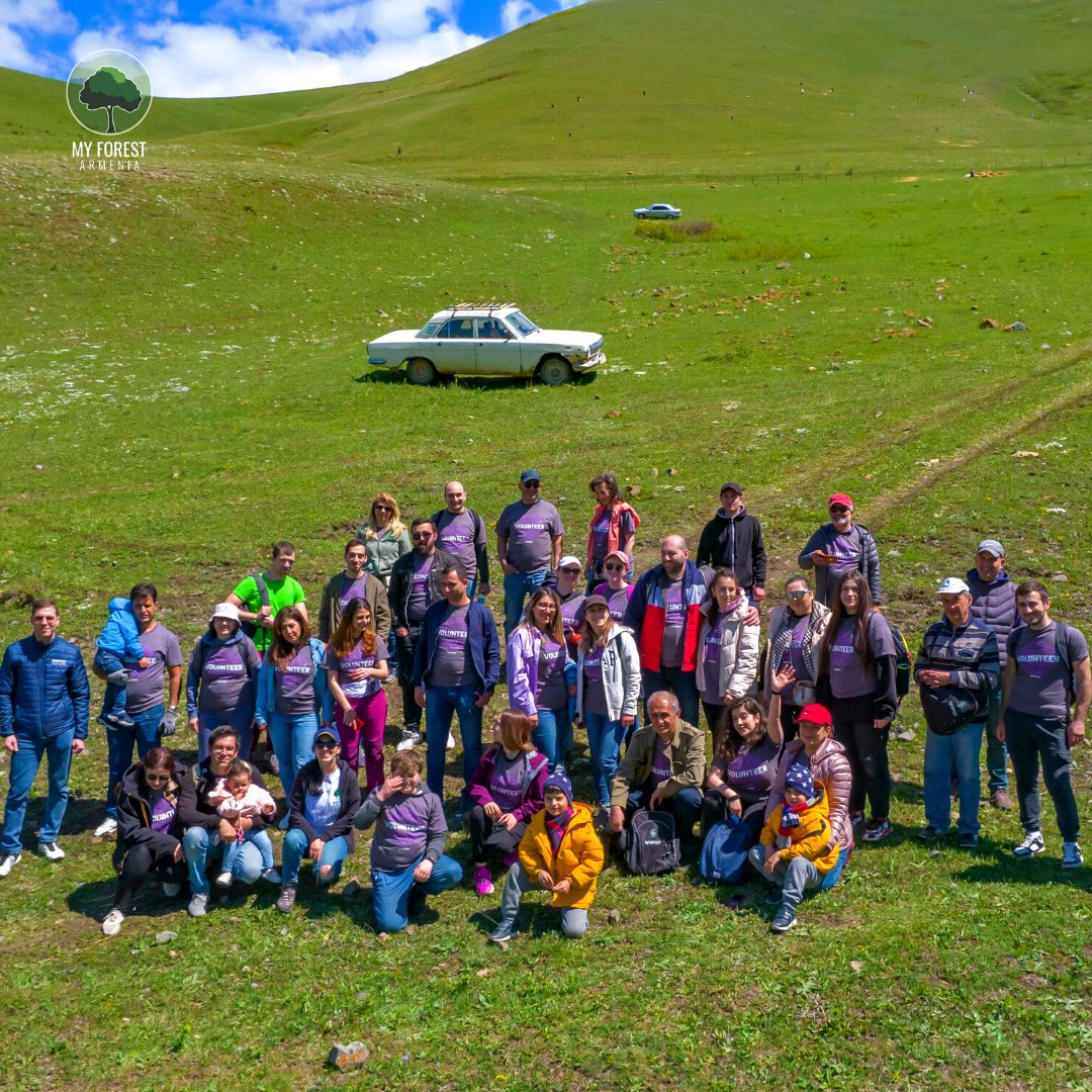 MyForestArmenia's tweet photo. On May 21, @SynopsysArmenia employees volunteered at our #Jrashen #afforestation area. The initiative was dedicated to #EarthDay, which this year was celebrated under the slogan "Invest in our Planet" ๐
#MyForestArmenia #PlantTreesForLife #SynopsysArmenia #Jrashen #mulching https://t.co/dnu1dDDNq7