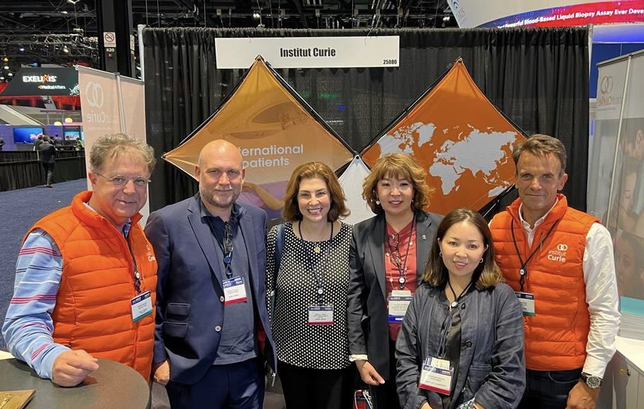 🌐 #ASCO22: a nice opportunity to reinforce international relationships, like here with Prof. Dilyara Kaidarova, General director of Kazakh Institute of oncology and radiology, and Amal Al-Omari, Research director of King Hussein Cancer Center in Jordan.