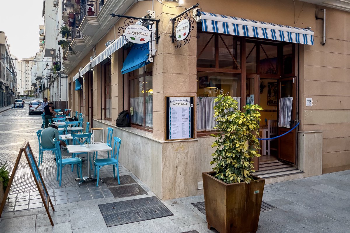 CM_MalagaFoto's tweet photo. Restaurante Italiano Da Saveria on Calle Ancha del Carmen in Perchel. Lovely people, excellent service and great food. #Málaga https://t.co/0HIkTsztEe