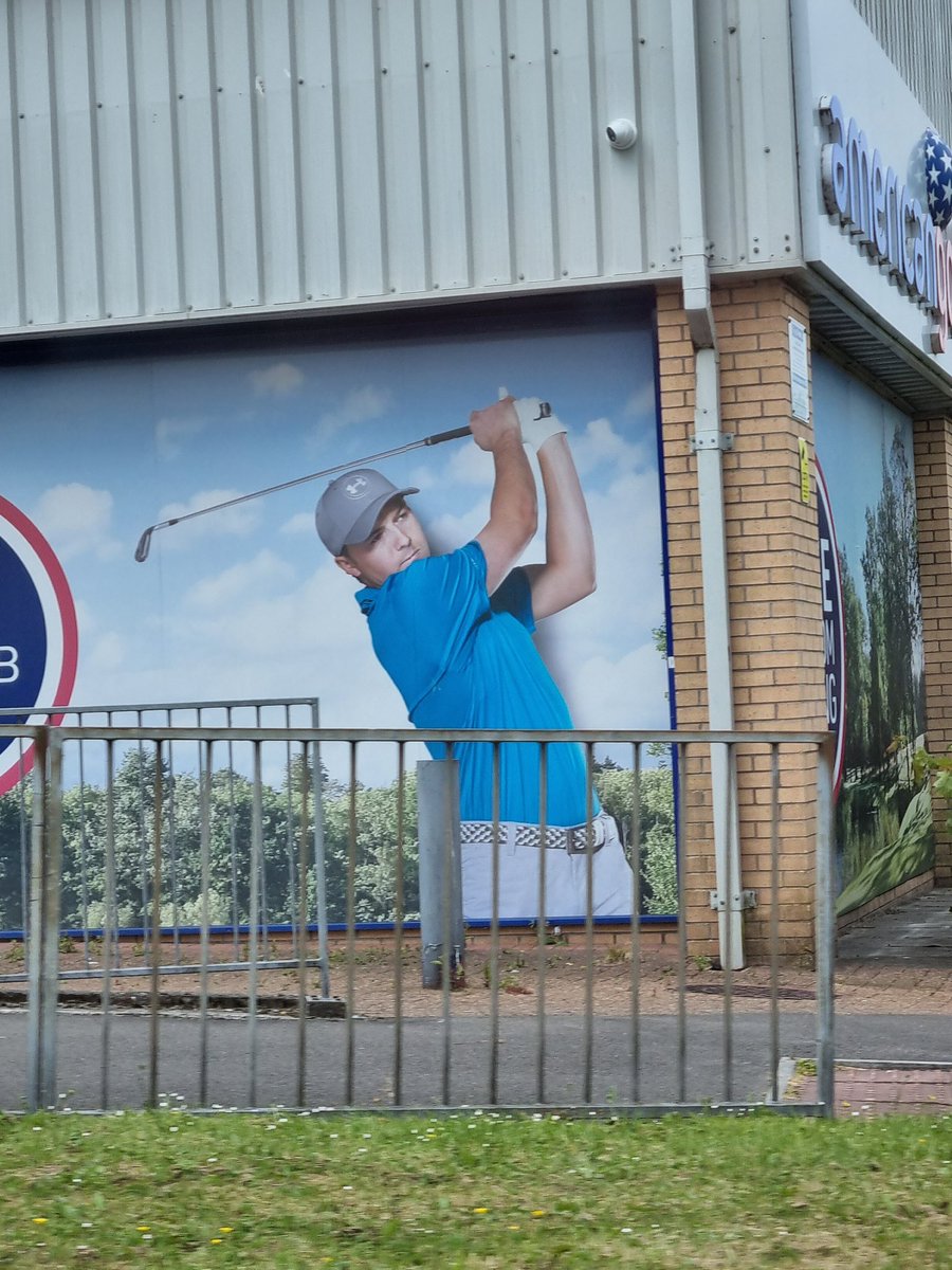 HannMorton's tweet photo. @PaddyMcGuinness has @americangolf_UK paid you for this 😂 https://t.co/0doeA5u45k