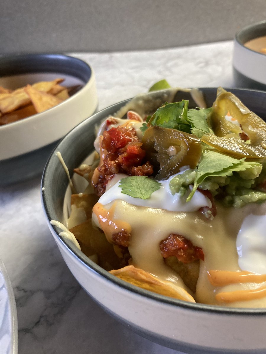 ainaralo's tweet image. He hecho totopos (nachos con perdón a los mejicanos). Y en mi tasca cuando se hacen se hacen con todo y se comen con ganas #totopos #tascaainaralo