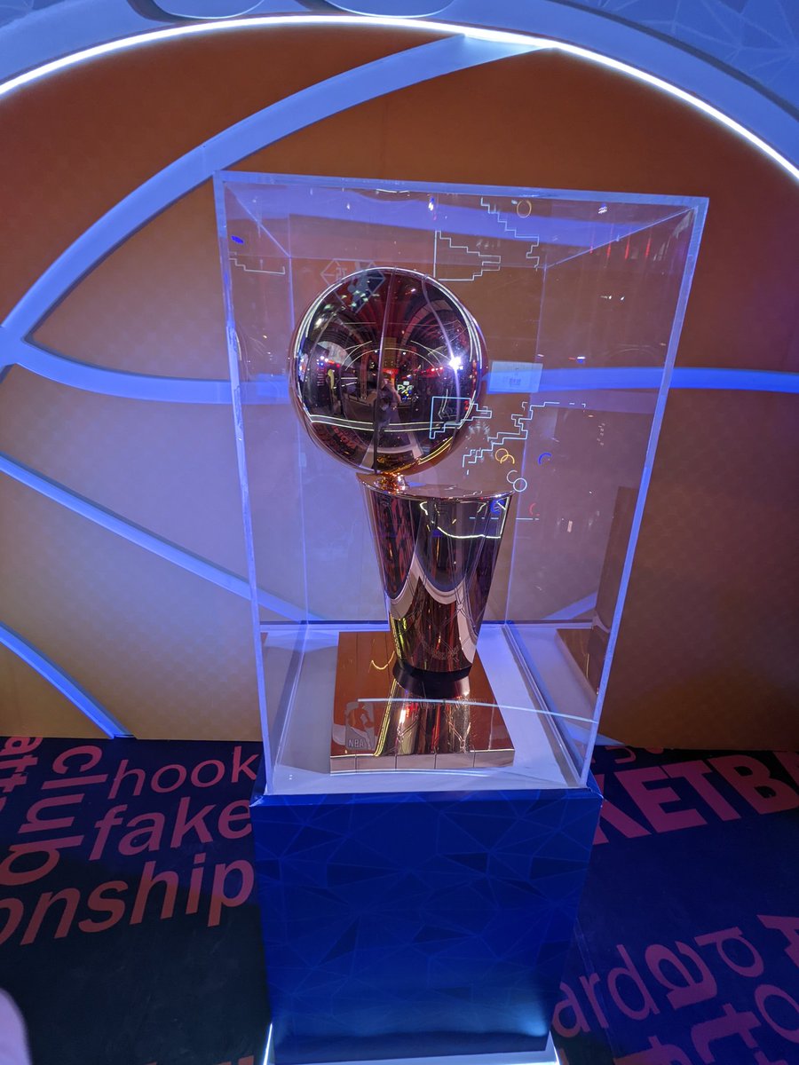 nadaeaire's tweet photo. NBA CAVE
#NBAMexicoWeek https://t.co/HcUVXWJa6S