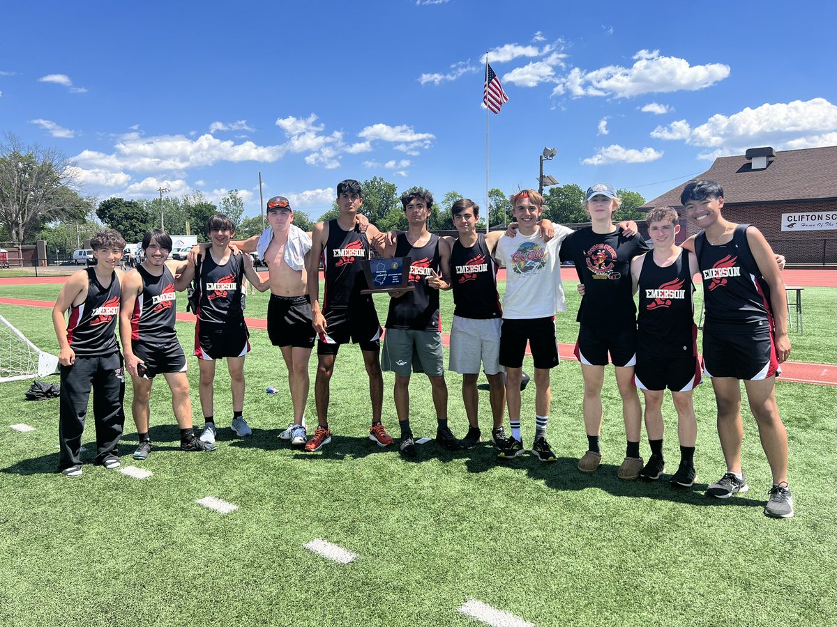 Coach Lila tweet media