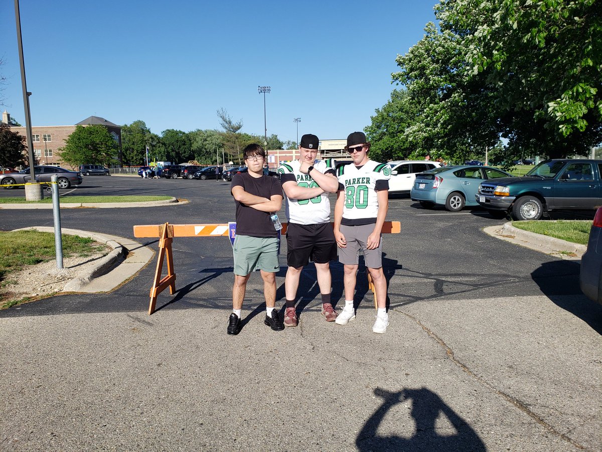 CoachKregerWTST's tweet photo. Always appreciate our guys that go above and beyond to help our school and see our graduates off!

@ccabrera54 @CarsonPurdy @SpenskeKade @keegan_erickson @skrzyp25, T.Lambert, T.Kelley, G.Flynn, E.Lloyd, @paullkim11 @NOU_NOU123 @Janesville_33, G.Novak, @sethkasten88 

#Leadership https://t.co/ic1PS5YEhR