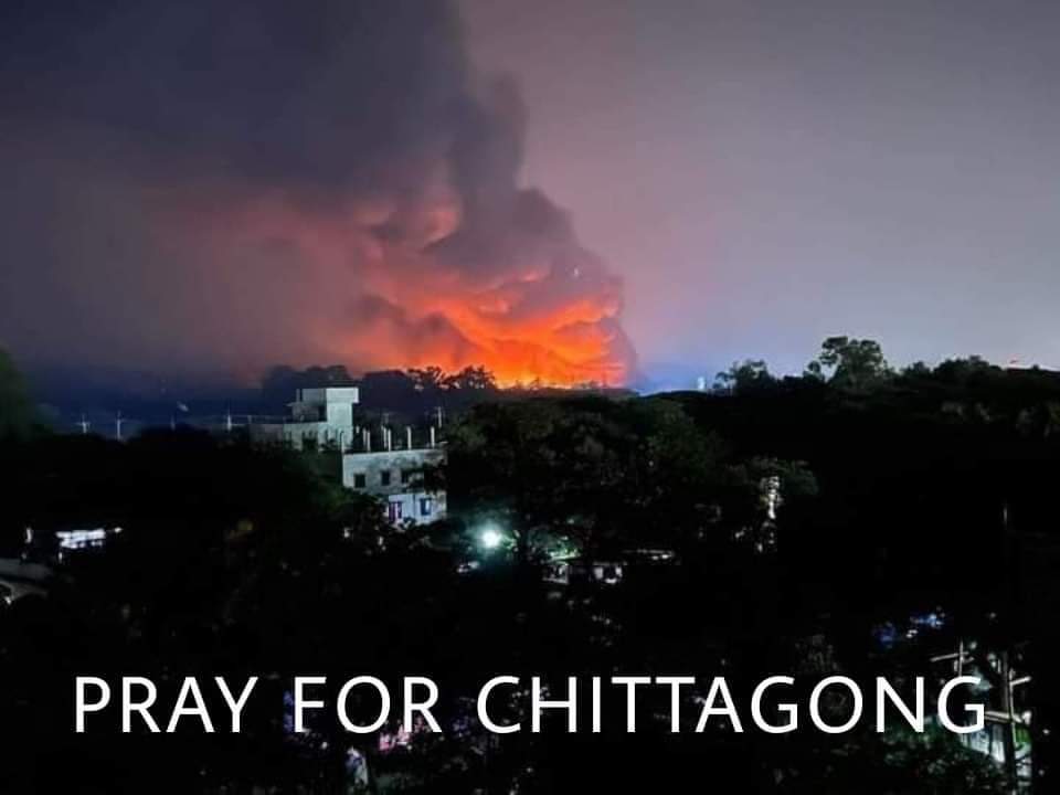 beingsaad21's tweet image. May Allah Protect Us All 😔❤️
Allah Kareem 😔❤️

A fire broke out at a container depot in Chittagong's Sitakunda on Saturday night.

#bangladesh #chottogram #fire #Emergency #prayforchottogram