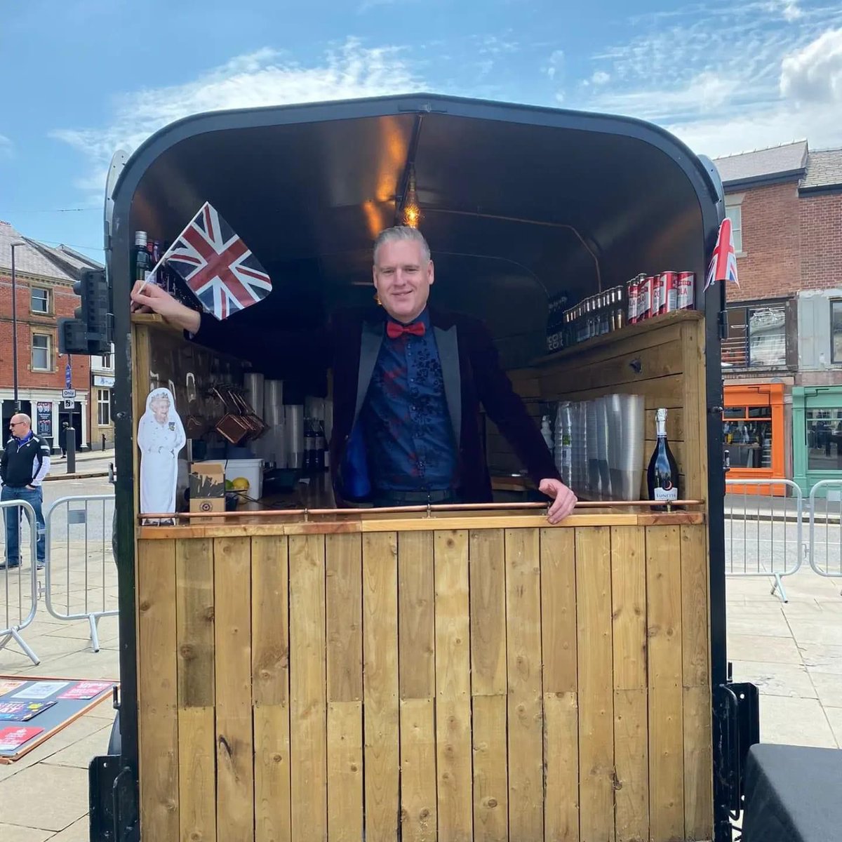 BonCruWines's tweet photo. Great day yesterday at Rochdale Street Eat Festival. Thank you everybody who came to our horse box and sampled our wines, see you again soon! https://t.co/wqmlHtC6Xt