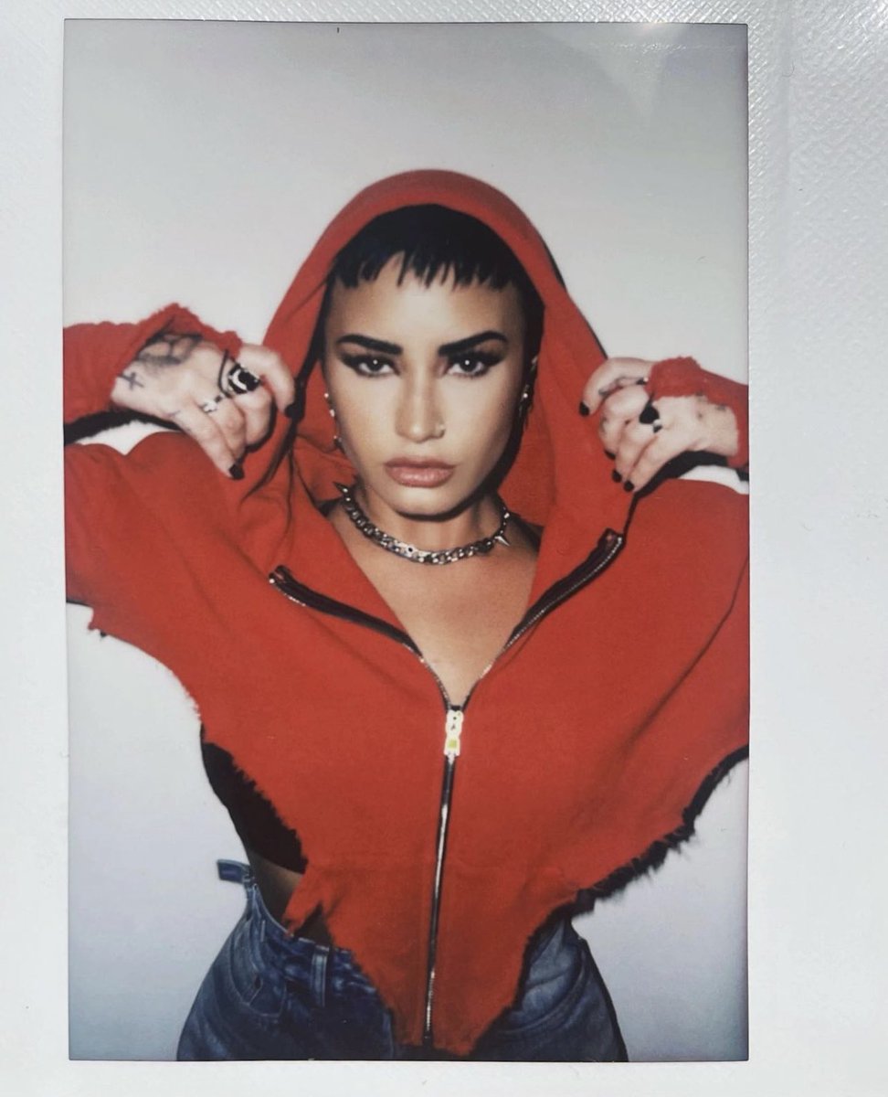 ddlovato's tweet photo. https://t.co/TIhCMeOCvy