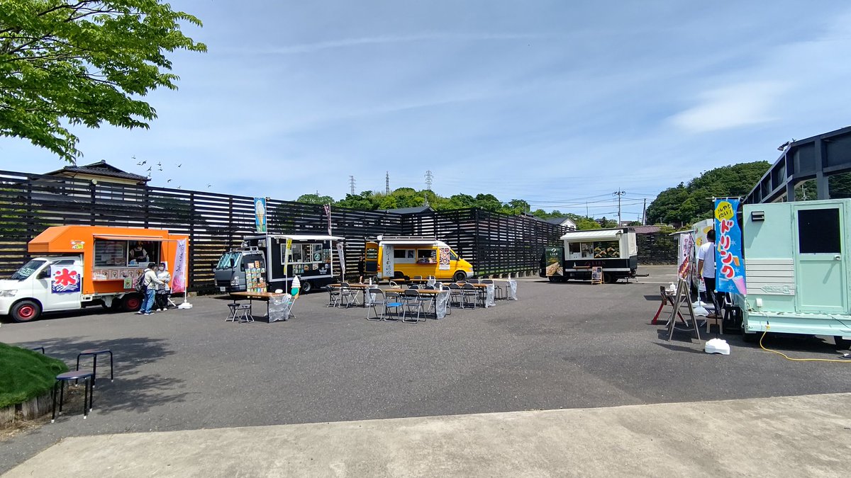 u_pura_nihonmat's tweet image. #chapichapi さん
#Nomadchef´sKitchen さん
#笑夢 さん
#LIEN さん
#ValleyKitchen さん
#PARESSUX(ぱれっす) さん

ご出店ありがとうございます(｡-人-｡)

爽やかな青空の下、キッチンカーのお食事をお楽しみください(｡-∀-)♪