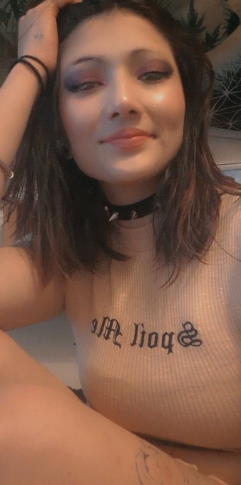 Freshly single and feeling better. Selling content today and active  Some replies might be slow.  #sellingcontent<a href="/tag/sellingcontent"class="tags"><span>#sellingcontent</span></a><a href="/tag/buyingcontent"class="tags"><span>#buyingcontent</span></a><a href="/tag/sellingcustom"class="tags"><span>#sellingcustom</span></a>