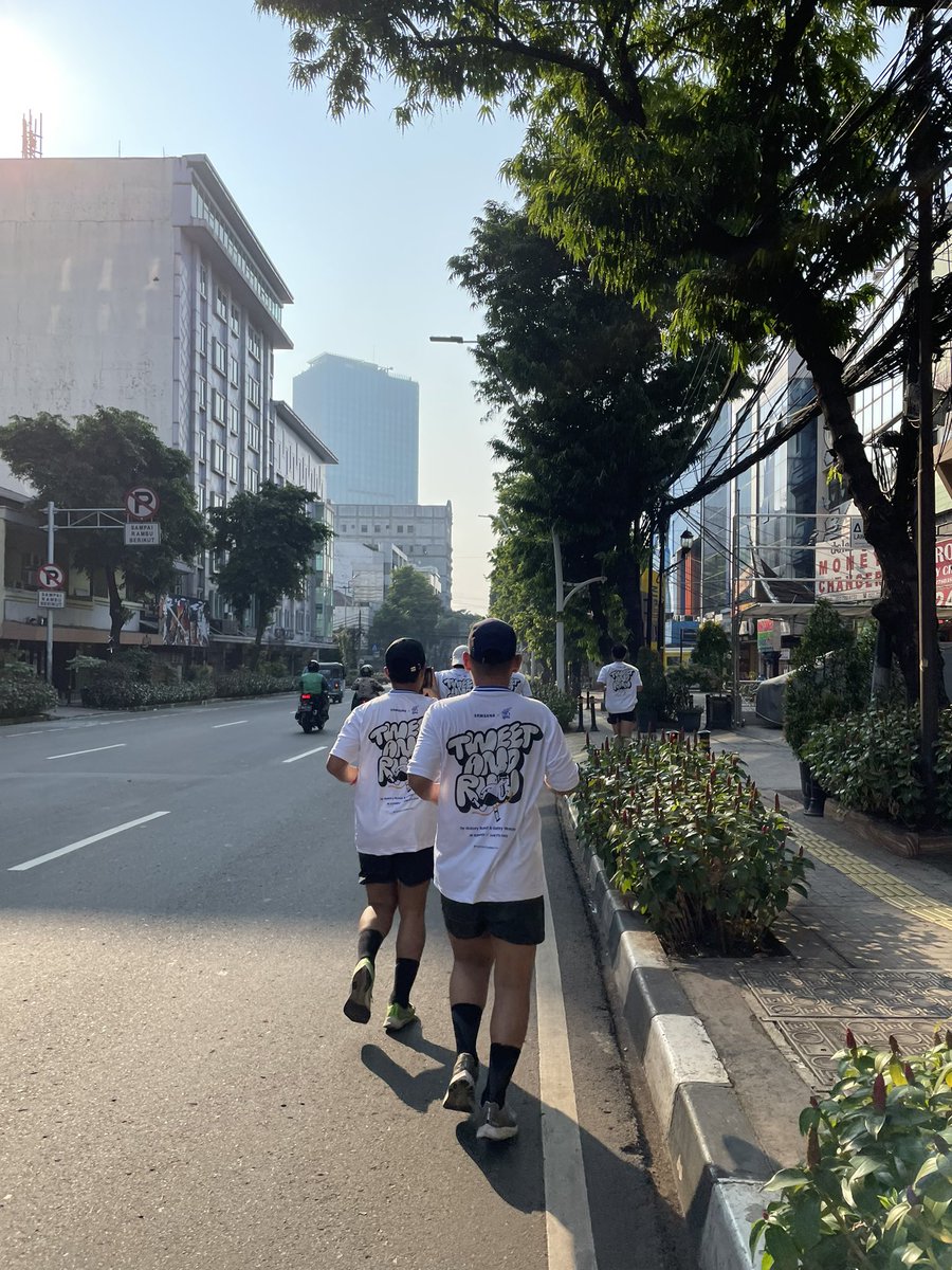 AroStp's tweet photo. Otewe @samsungID #wearablestweetnrun #turnonthebestyou https://t.co/GnxEsOwCTo