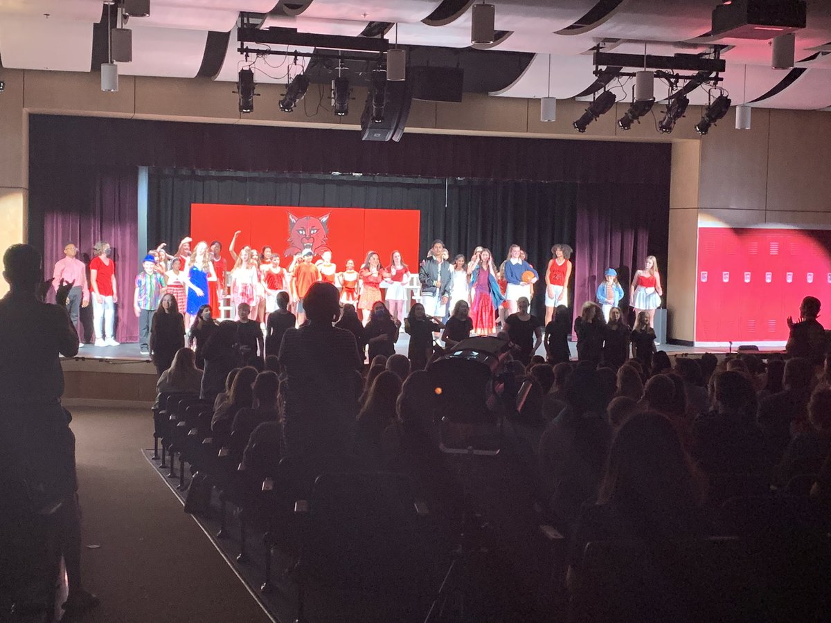 Well todays adventure in middle was an amazing performance of High School musical Jr .They were so good! <a href="/BAM_MS_Official/">Brambleton Middle</a>
