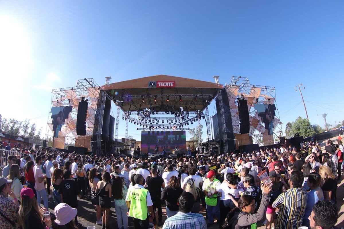 Reventa21's tweet photo. 🔥🔥#R3venta2🔥🔥
@odisseomx enamorándonos en @tlmexicali 🤟🏽🔥🤟🏽
#odisseo #tecatelocation #tecatelocationmexicali #california #r3venta2 #live #music #festival #2022 #photoshoot #concierto
📸 #ElfegoBecerra https://t.co/0jCid10SQX