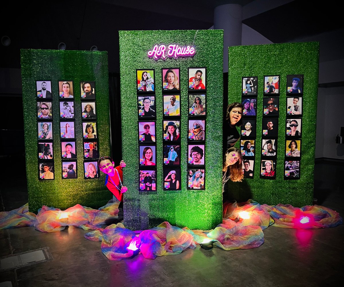 Our booth at #AWE2022 may be one of the cutest things ever🤗🌈

Featuring +50 #portraits with the faces of all of our creators, each one of them unlocks a unique #AR experience that lets you see and try out their work! 🌸