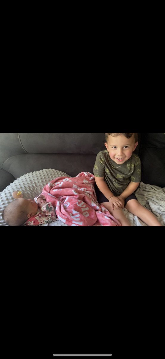 Carli_Johnson10's tweet photo. My heart is so full 💗
Layla Grace you completed our family💕💕💕💕 https://t.co/FWGWmqoW2W
