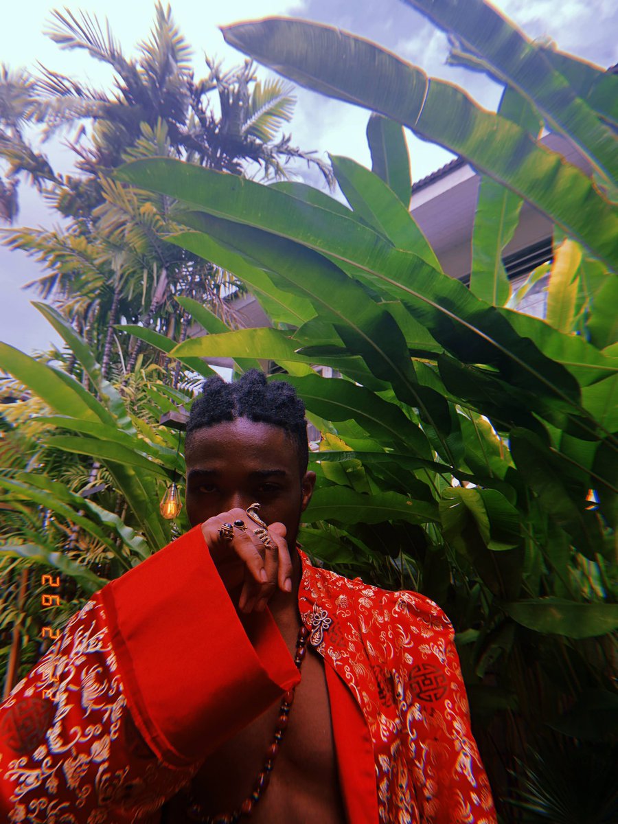 blahzayvanguard's tweet photo. 🐍
STYLED BY @SuelynChoo 
WEARING @meilinginc 
&amp; THE OBLIQUE IMPERATIVE
SHOT BY @MichaelForest_ 
#SAGABOY #SNAKECHARMER

https://t.co/PzpaQ66jN7 https://t.co/EpqYf06VxY