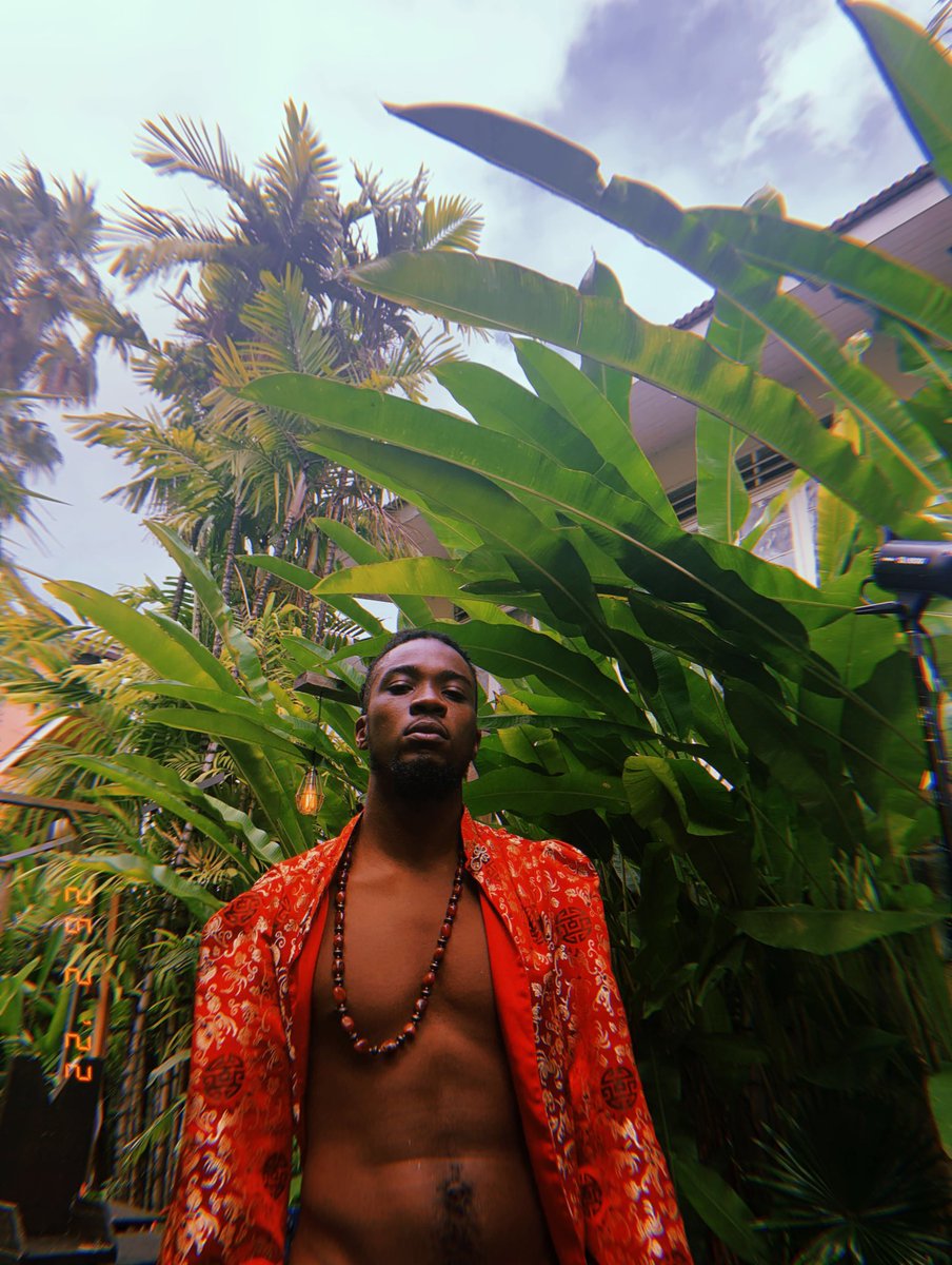 blahzayvanguard's tweet photo. 🐍
STYLED BY @SuelynChoo 
WEARING @meilinginc 
&amp; THE OBLIQUE IMPERATIVE
SHOT BY @MichaelForest_ 
#SAGABOY #SNAKECHARMER

https://t.co/PzpaQ66jN7 https://t.co/EpqYf06VxY