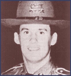 ctneverforget's tweet photo. Never Forget
Russell Bagshaw
CT State Police 
End of Watch:
6/5/1991
To learn more about this hero, please visit https://t.co/TdhSv9rDwf
@CT_PoliceChiefs
@CT_STATE_POLICE https://t.co/jua885H29Y
