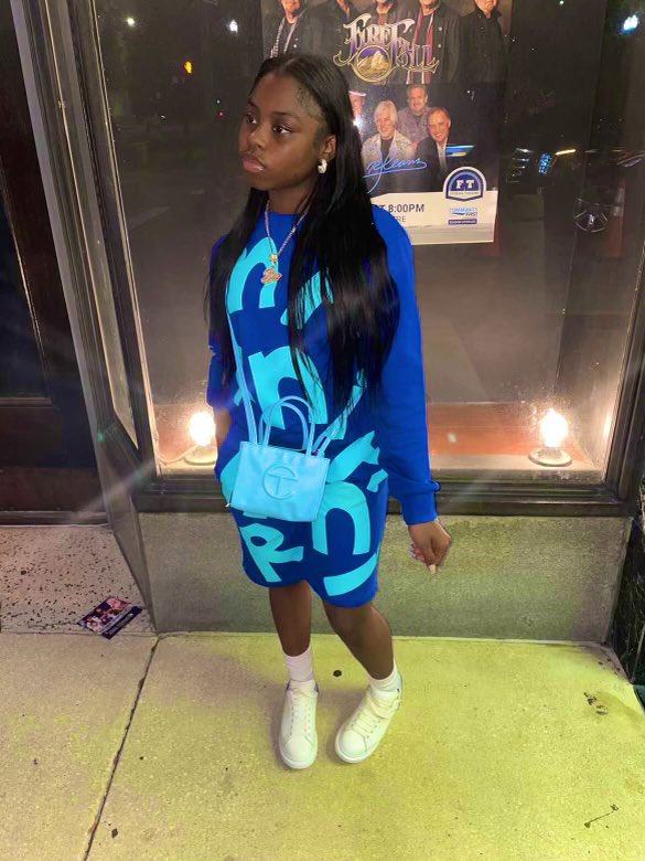 Chillonv_'s tweet photo. My daughters goin to the 9th grade it’s time to teach them about jealous girls 😩#MyCrewLetsGo https://t.co/psHXVWbeUw