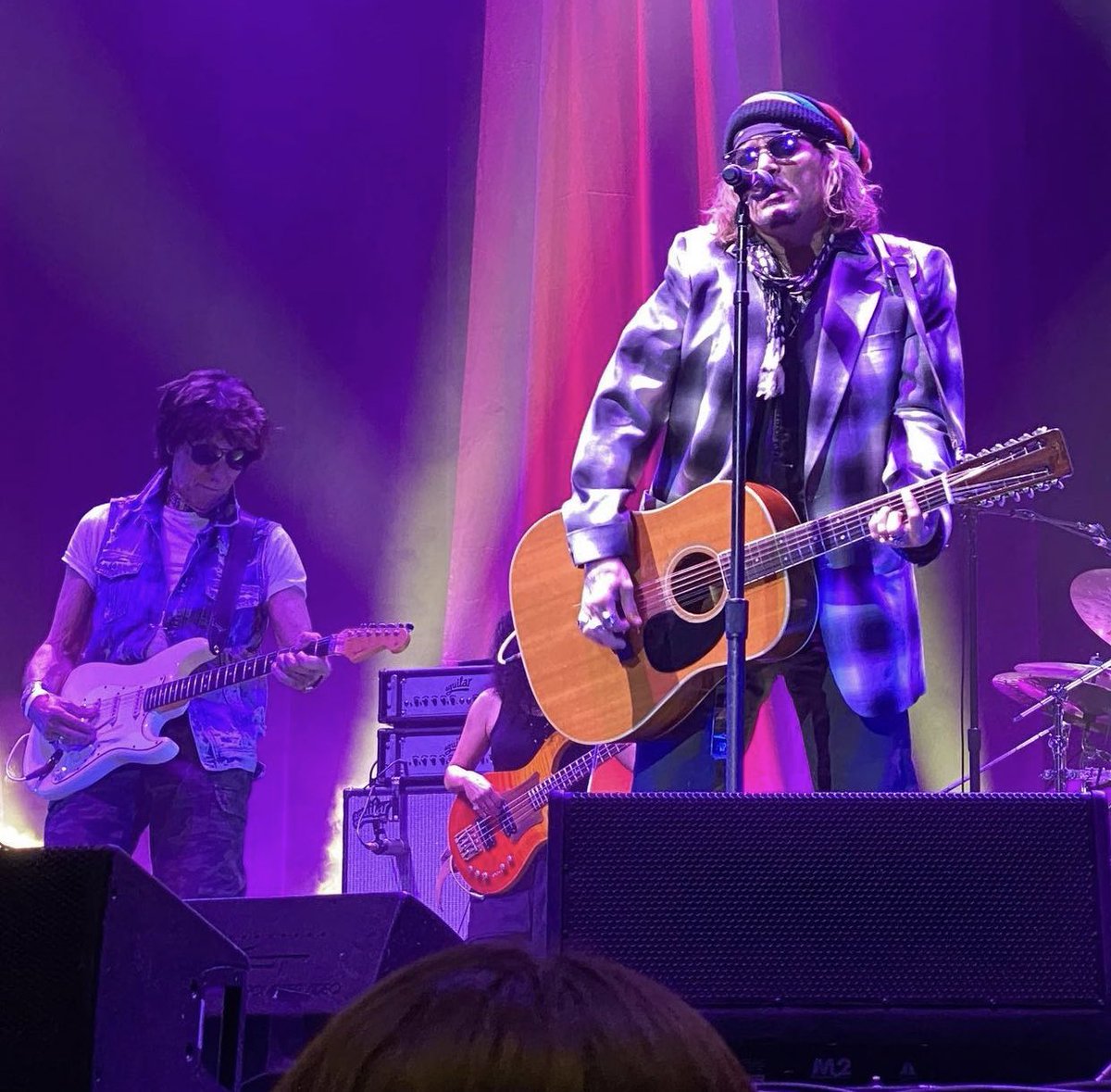 GellertDepp's tweet photo. Johnny Depp on stage in Manchester tonight 🎸 https://t.co/hrrBrhQudb