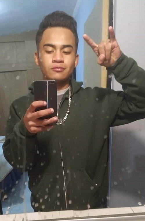 TrcTorreon's tweet photo. Joshua Rangel 19 años
De la colonia Las dalias

Hétero engañado
Rt para más contenido
@trc https://t.co/klJkRUeEXY