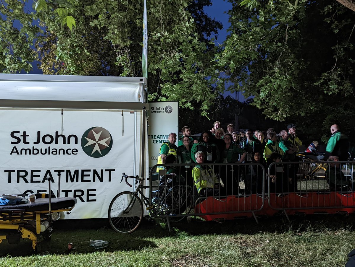 jamiesom_'s tweet photo. Party at the Palace - Jubilee Concert - @stjohn_ambulance
-
#stjohnambulance #sja #askme #mysjaday #jubilee #jubileeweekend #partyatthepalace #jubileeconcert #London #themall @stjohn_ambulance @sjayoutheng @sja_lsyf https://t.co/VXAfNCIOlK