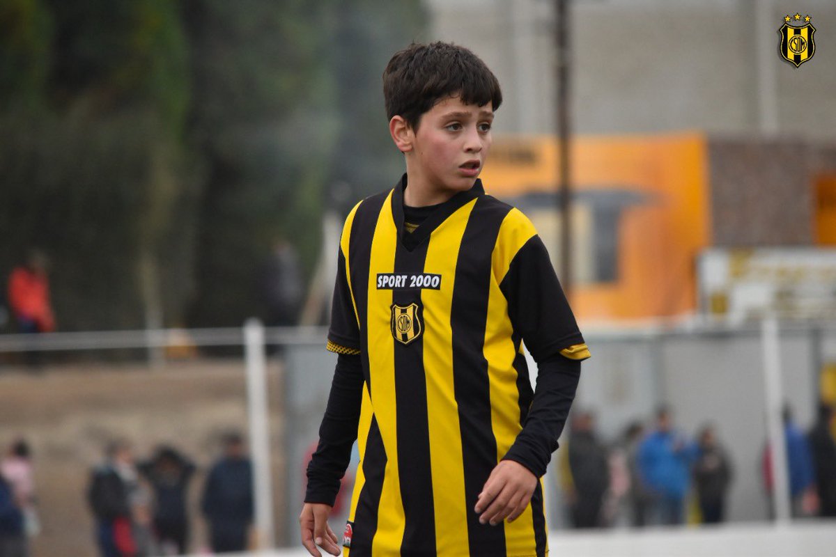 ClubMadryn's tweet photo. #LigaDelValle ⚽️ | Nuestras infantiles disputaron el Clásico del Golfo obteniendo los siguientes resultados:

2011 #DeportivoMadryn 2 - 1 @BrownDeMadryn 
2010 Deportivo Madryn 1 - 2 Brown
2009 Deportivo Madryn 0 - 0 Brown
2008 Deportivo Madryn 2 - 0 Brown

#VamosLosPibes https://t.co/12PNOEuavA