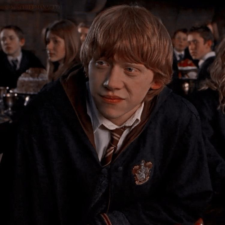 sweetcreaturep_'s tweet photo. 1.Ron Weasley 💫 https://t.co/iW8nYamHhe