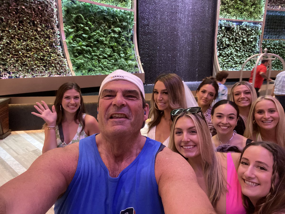 <a href="/HardRockHolly/">Seminole Hard Rock Hollywood</a> thx for thinkin+havin us. We will stay in touch! <a href="/TonySiragusa/">Tony Siragusa</a>