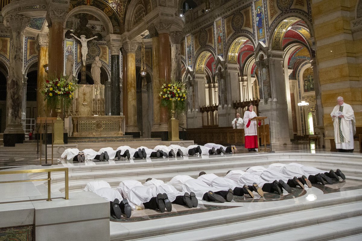 StLouisReview's tweet photo. Thanks be to God! 18 men have been ordained as permanent deacons for @archstl. More: https://t.co/nteLxfJ9d9 https://t.co/CiFAzu4nq2