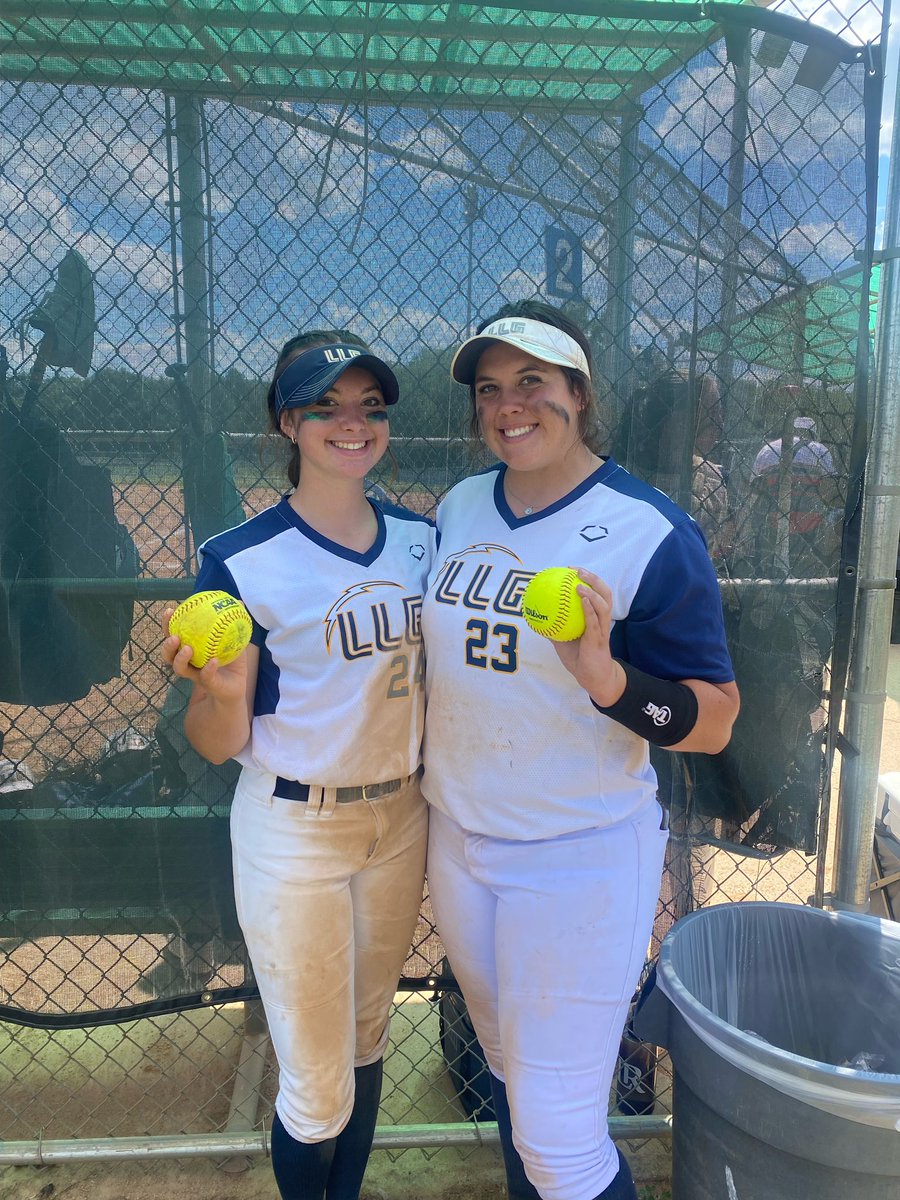 Bats were hot and pitchers were spot on! We went 3-0 scoring 35 runs with a 💣 from <a href="/tarynrmassey/">Taryn Massey</a> and 💣💣 from <a href="/Reagan_Stewart7/">Reagan Stewart</a>! Pitchers (@EmmaDeBoer2023, <a href="/Delaney_Glover/">Delaney</a>, <a href="/RyleeHumble15/">Rylee Humble</a>, <a href="/Reagan_Stewart7/">Reagan Stewart</a>) allowed 1 run and struck out 28. More tomorrow. <a href="/StarzGold/">StarzGold</a> ⚡️#getstruck