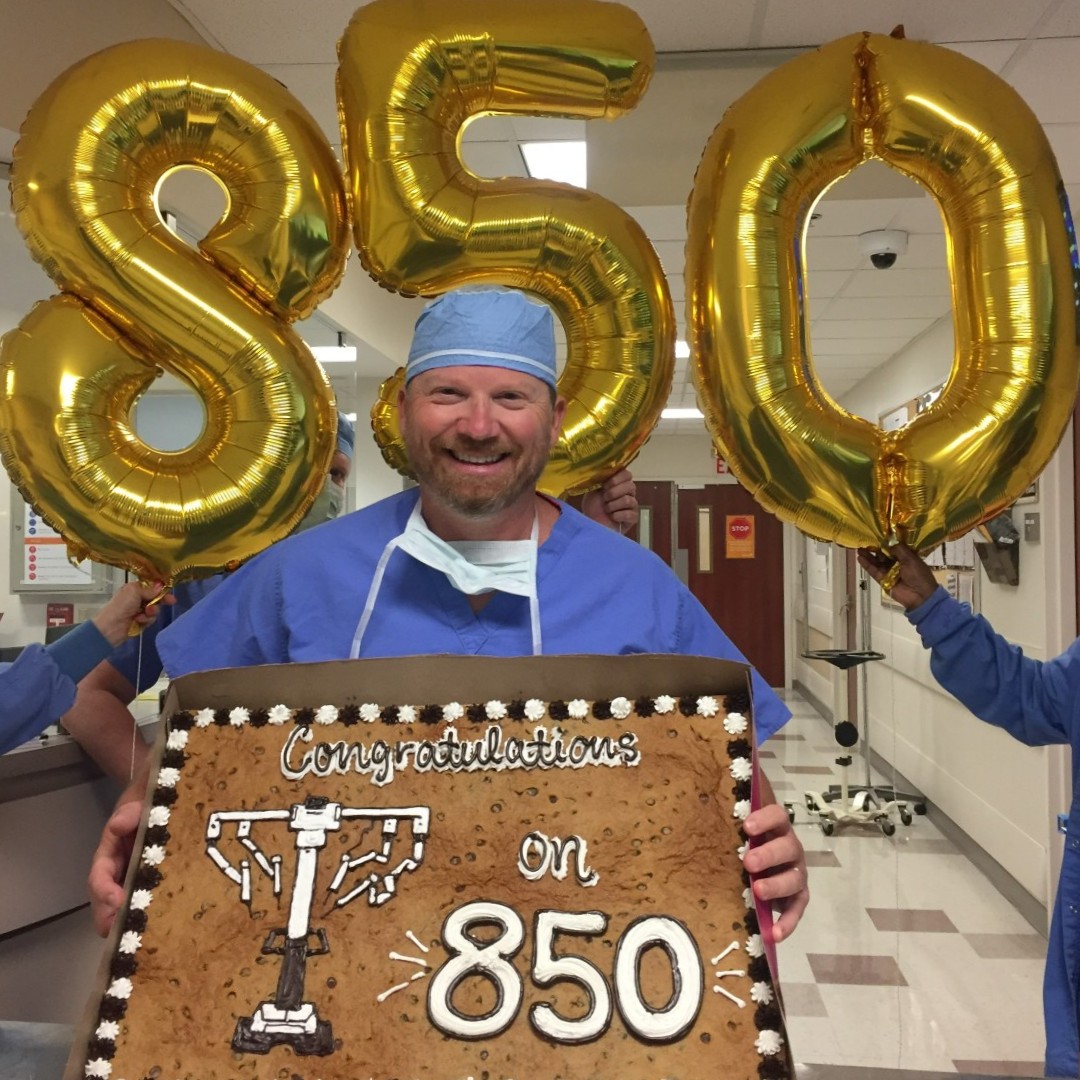BalladHealth's tweet photo. Celebrations were in order at Bristol Regional Medical Center this week as Dr. Benjamin Scharfstein reached a major milestone of performing 850 robotic-assisted surgeries. 🎉
Visit https://t.co/Ka9QULwhsC to learn more. #balladhealth #preciselyright https://t.co/Z2DeLkPW0B