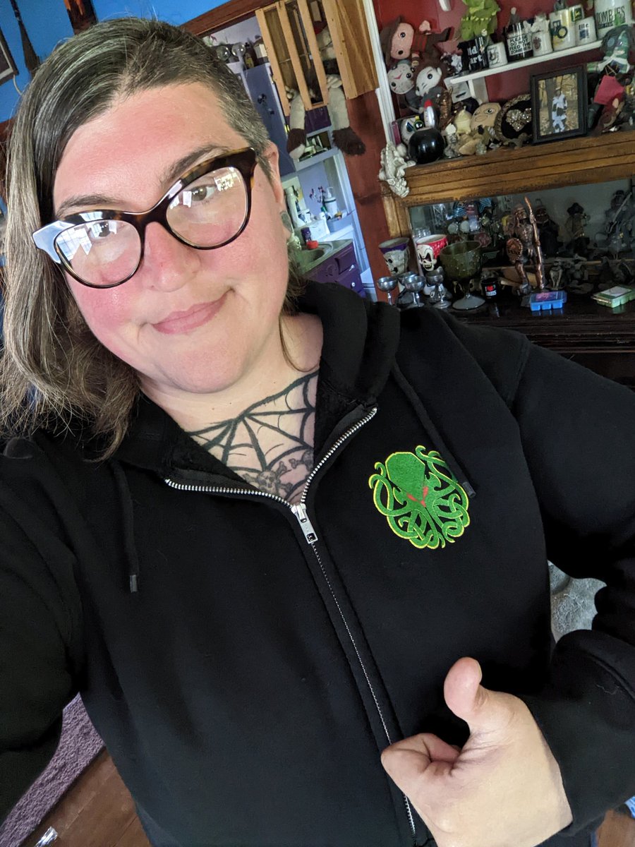 ZombeeDoll13 tweet media