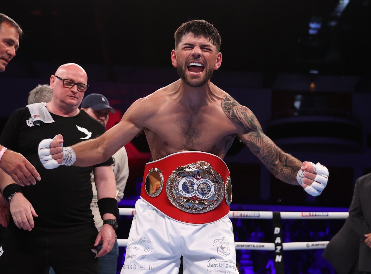 DAZNBoxing's tweet photo. 🗣 'Lights Out, It's Over'

#OgawaCordina https://t.co/rqU4viCFd0
