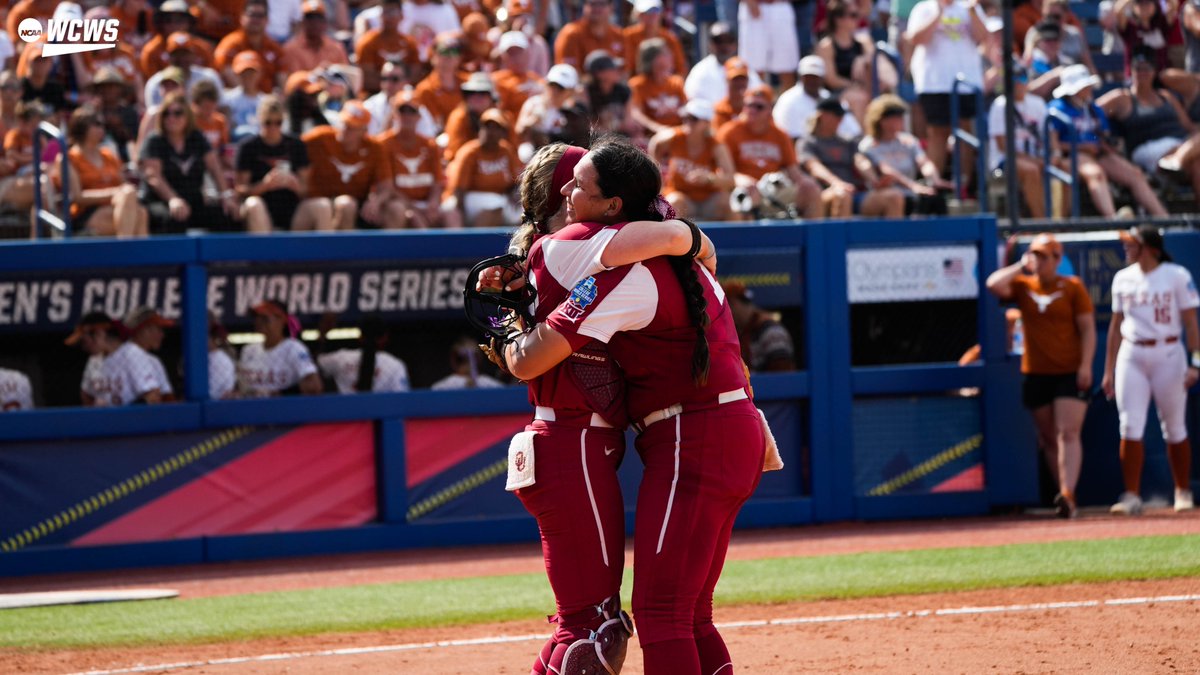 NCAASoftball's tweet photo. Revenge is 𝘀𝘄𝗲𝗲𝘁. 😋

#WCWS x @OU_Softball https://t.co/p26tor2vRS