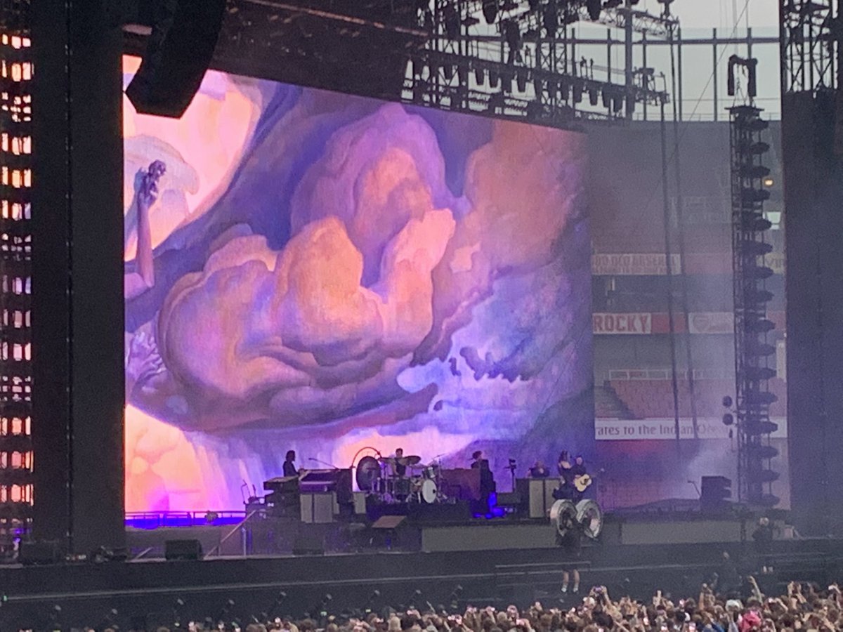 AndrewGMilburn's tweet photo. Just .. wow @thekillers @Arsenal #bosstha π₯π superb yet again lads β€οΈ https://t.co/2oES00JQsZ