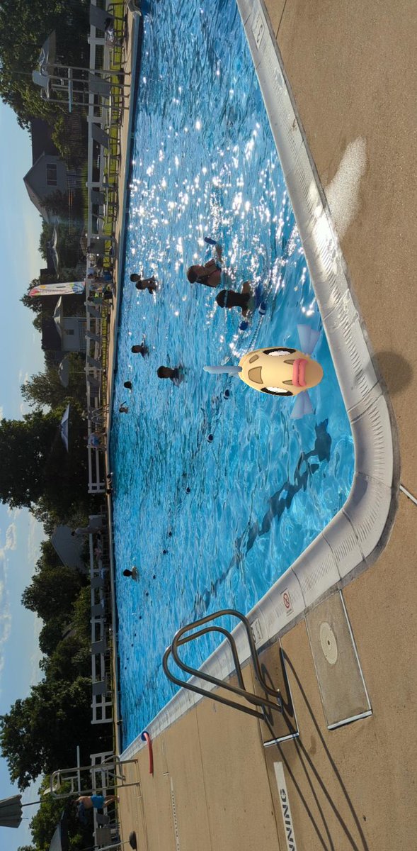 a2_panther's tweet photo. @NianticLabs  Took my Feebis for a swim after a full funday of #GoFest2022 !!! https://t.co/UVZ1pvjetJ
