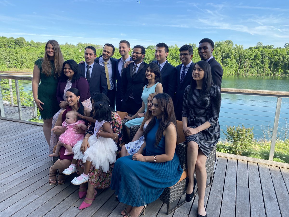 #Graduation for <a href="/SinaiBmoreIMRes/">Sinai Hospital of Baltimore IM Residency</a> #Class2022 residents/prelims. A wonderful evening <a href="/CitronBaltimore/">Citron Baltimore</a> celebrating their achievements. You have all made this program a great place to be !
#brightfuture #Internalmedicine #IMProud