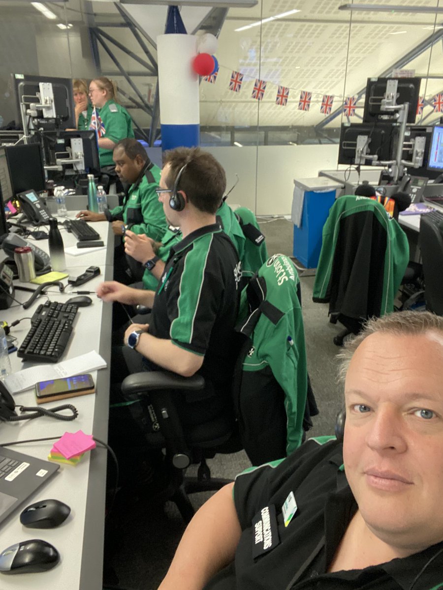 davebeel's tweet photo. Part of the amazing control team working in partnership with London Ambulance Service to ensure the wellbeing of the many thousands of members of public watching the Jubilee concert.  @stjohnambulance @SJALASRComms https://t.co/VuyWyfPdlZ