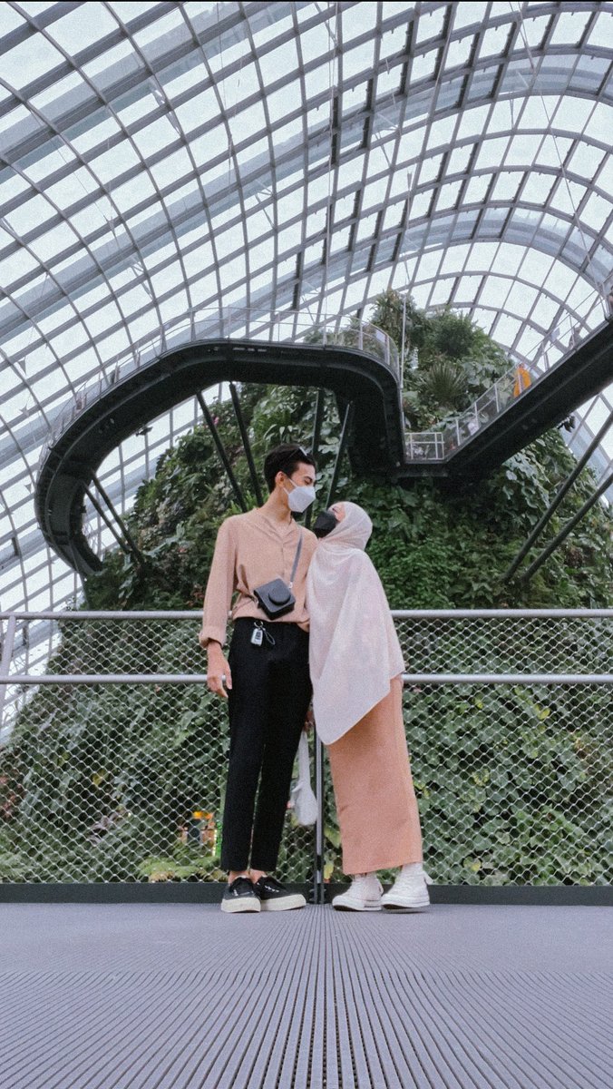 thaqifyy's tweet photo. Life is a fairytale with her🤍 https://t.co/YuiAbFQphf