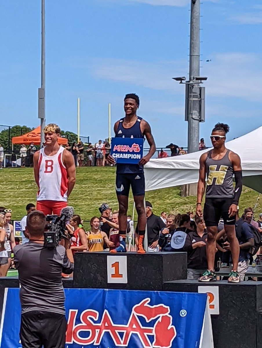 TConrad231's tweet photo. Both senior Sailor athletes at the D1 MHSAA track meet came away with all-state honors. Anabeth Hylland in the 100 for the second consecutive year and Demitri Roberson as a state champion and school record holder in the long jump with a 23' 6.5" leap. https://t.co/ygLwiGSJg1