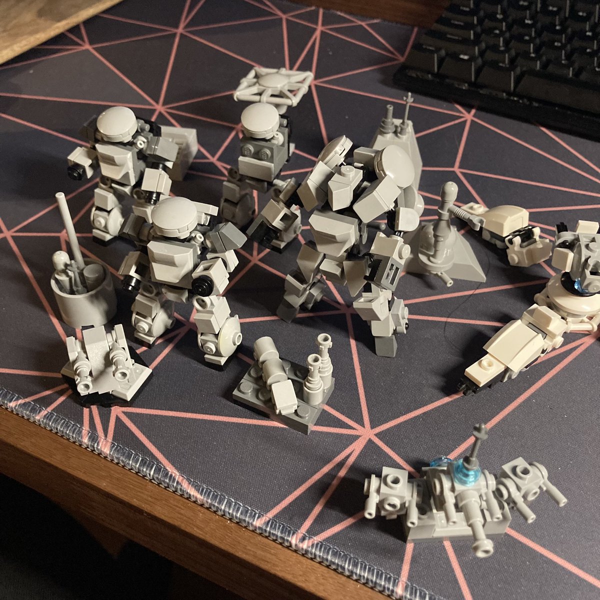 sebastianliem's tweet photo. Not every #lego brick has arrived yet but we couldn’t wait so we built the frames we could, and then built stations. My favourite is probably the little cars. #mobileframezero #hobbystreak day 49 https://t.co/E04DHiXDsx