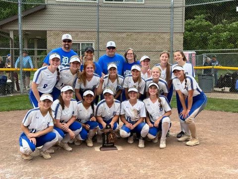 ManuszakEdward's tweet photo. Meet your @MHSAA 2022 District Champs! Congrats Coach Moody, players and families! 👍👏💙 #rowlikevikings https://t.co/EPC0U2ARoq