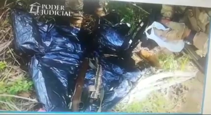 Caplevi1540's tweet photo. Así que en el predio del "comunero mapuche" Jordan Llempi que murió en un enfrentamiento con infantes de marina, se encontró armamento de grueso calibre, como explican eso los 🌳? https://t.co/nrwkL7W2NV