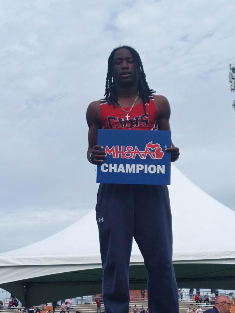 shamar_heard's tweet photo. Blessed 🙏🏾to say I am a 2X state champion In the 100m running 10.77 and the 200m running 21.32✅💯💯 https://t.co/0byKI1h2eP