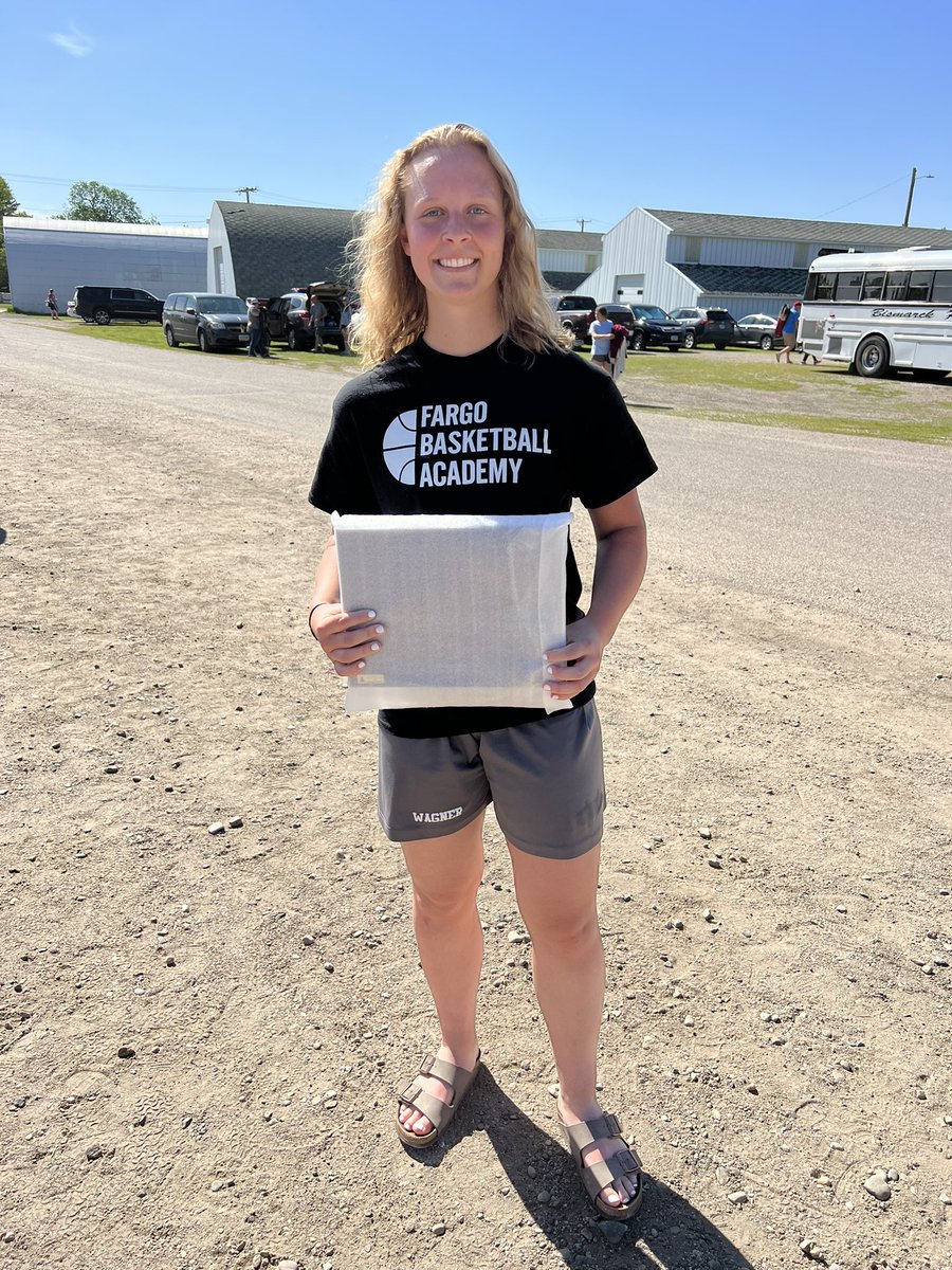wags5now's tweet photo. Powerade Senior Athlete of the year for ND in her second sport! @AdieWagner and Congrats @LoganGronberg and Demons on a great state Champ and Tori and team on state 3rd! It was a great day in the dirt for these travel teammates ❤️🥎 https://t.co/i7imv6G6bB