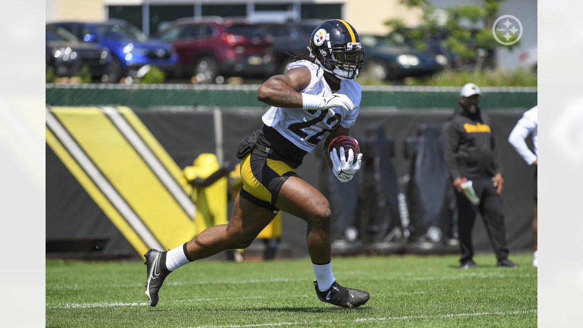 btsteelcurtain's tweet photo. Retweet if you think Najee Harris can lead the NFL in rushing in 2022!!!

📸 @steelers https://t.co/yp122NcQsS