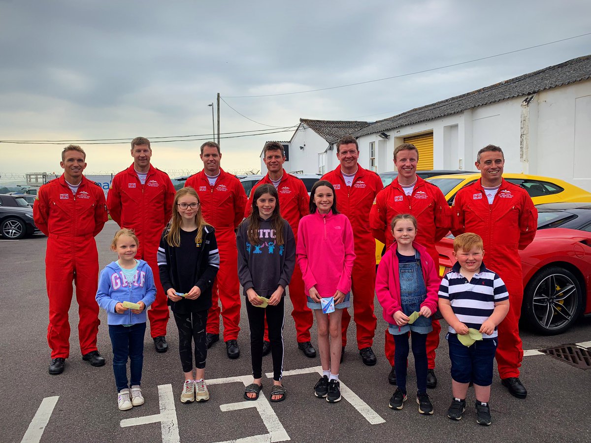 TechiBecky's tweet photo. @rafredarrows true gents and total legends! Thanks for inspiring our next generation #realheroes @rafred2 @RafRed1 @pilotbondy @RAFRed7  @rafred_6 @RAFRed_5 @RAFRed4 @RAFRED8 https://t.co/L2p5J2ftV3