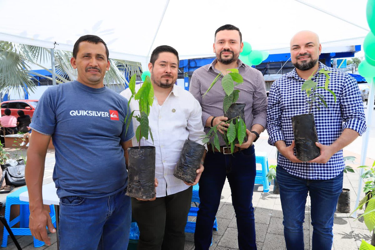 DrJuanRodrig's tweet photo. 🟢🌳 | Hoy iniciamos el proyecto “Morazán más verde”, como una de las actividades en el marco de la conmemoración del dia mundial del medio ambiente este 5 de junio. https://t.co/4PS5KjyYpR