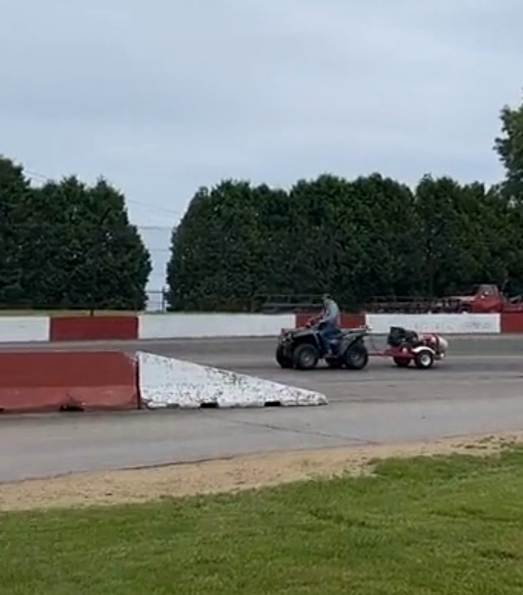 EckelbergRacing's tweet photo. Chuck Deery has pulled out the big guns at @LaxSpeedway and is getting the track dried off for race time! 

Green flag flies at 7! https://t.co/OzbA23CBp2