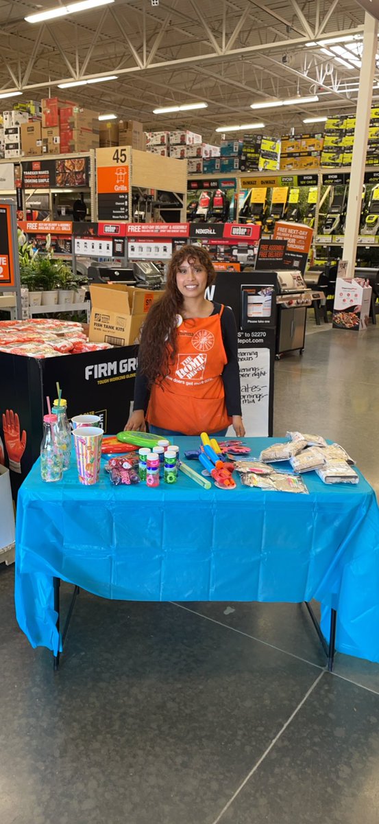 SChandelier's tweet photo. Attract the kids engage the parents. We talked about credit, ProXtra, leads, military, kids workshop and our endless aisle online. #spreadingtheword #homedepot @8518Celebration  @JenniferSoden4 @AmberDreyer17 @HDLucasRaines @morales8518 https://t.co/23x5t9JyFx